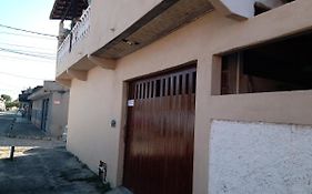 Casa aconchegante em Cabo frio, perto de tudo e com garagem 64m2